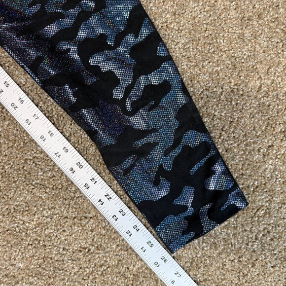 Torrid We Swear By The Fit Premium Leggings Women 1 Black Camo Metallic Tapered - Picture 7 of 12